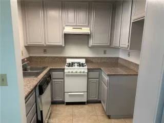 Photo #3: CV25216085 Listing 