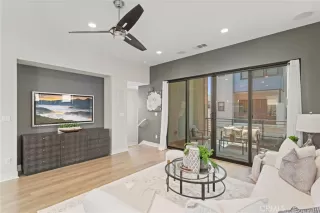 Photo #6: CV25224573 Listing 