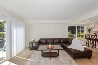 Photo #6: CV25230963 Listing