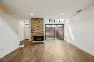 Photo #2: CV25231307 Listing 