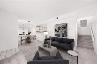 Photo #4: CV25241545 Listing