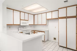 Photo #6: CV25241545 Listing