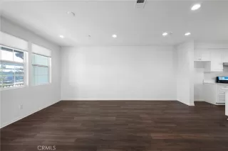 Photo #4: CV25242974 Listing 