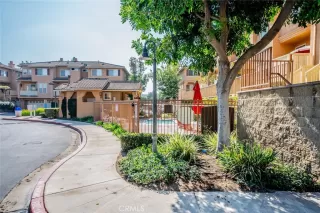 Photo #5: CV25250153 Listing