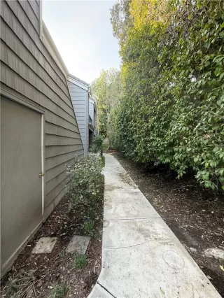 Photo #4: CV25255211 Listing