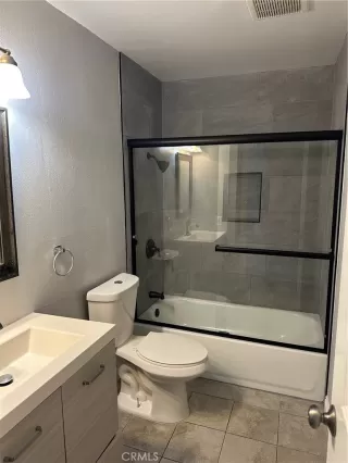 Photo #6: CV25260887 Listing 