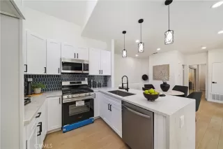 Photo #6: CV25261291 Listing 