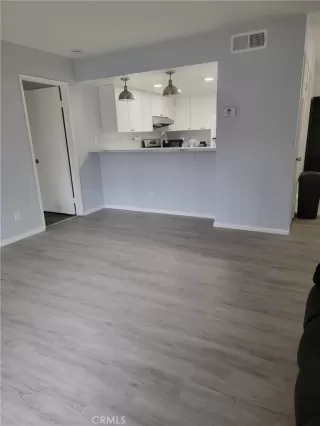 Photo #4: CV25265165 Listing