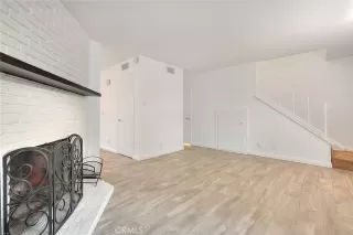 Photo #4: CV25266838 Listing 