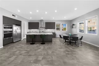 Photo #6: CV25274965 Listing