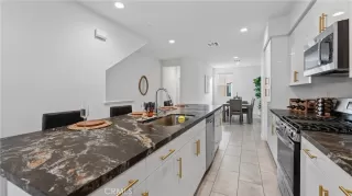 Photo #5: CV26001857 Listing 