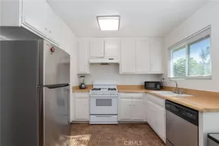 Photo #4: CV26010042 Listing 