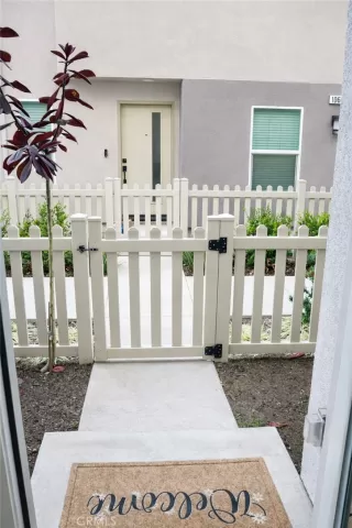 Photo #4: CV26011925 Listing