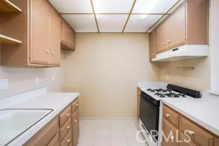 Photo #5: CV26012497 Listing 