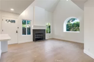 Photo #6: CV26019370 Listing 