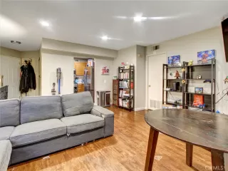 Photo #5: CV26020275 Listing