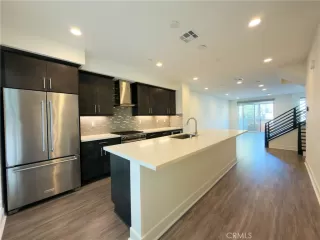 Photo #3: CV26026163 Listing 