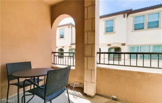 Photo #5: CV26026776 Listing