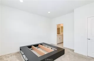 Photo #6: CV26026776 Listing