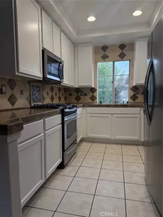 Photo #5: CV26026819 Listing 