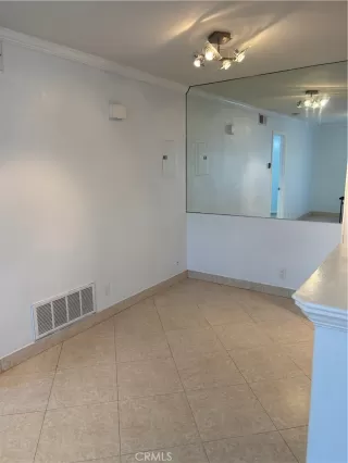 Photo #2: CV26033147 Listing 