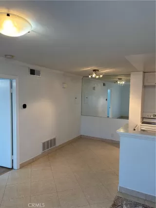 Photo #3: CV26033147 Listing 