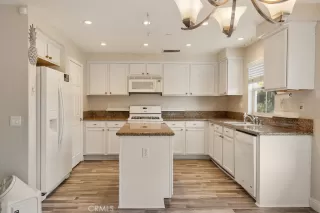 Photo #2: CV26037280 Listing 