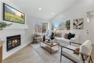 Photo #2: CV26037334 Listing