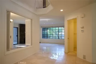 Photo #3: CV26039379 Listing 