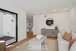 Photo #4: CV26045744 Listing