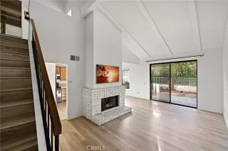 Photo #4: CV26046666 Listing