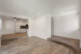 Photo #5: CV26065222 Listing 