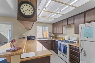 Photo #4: CV26070459 Listing 