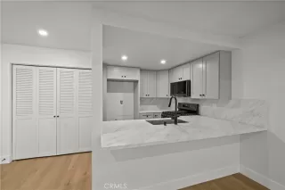 Photo #5: CV26073221 Listing 