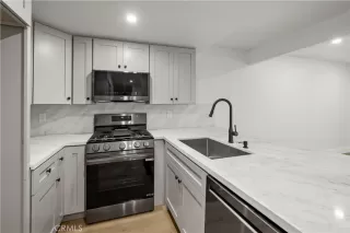 Photo #6: CV26073221 Listing 