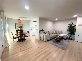 Photo #4: CV26078468 Listing 