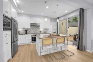 Photo #6: CV26087785 Listing 