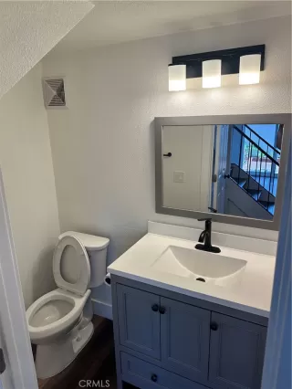 Photo #5: CV26091380 Listing 