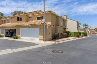 Photo #3: CV26092366 Listing 