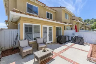 Photo #4: CV26092366 Listing 