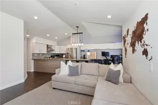 Photo #3: CV26099847 Listing