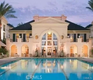 Browse active condo listings in WATERMARKE