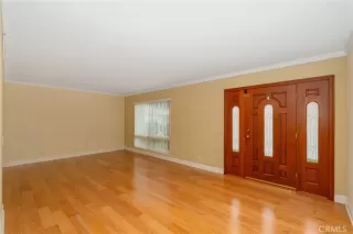 Photo #3: CV26143324 Listing