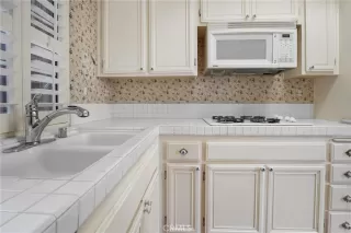 Photo #4: DW22259028 Listing