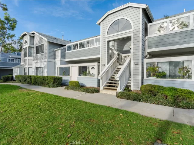 MLS: DW23000722 Condo For Sale