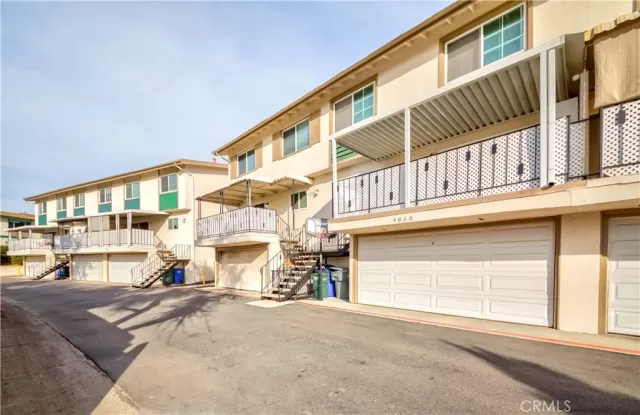 MLS: DW23002010 Condo For Sale