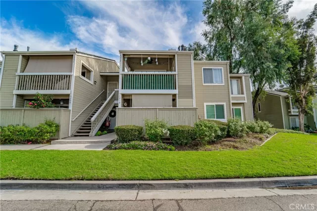 MLS: DW23004889 Condo For Sale