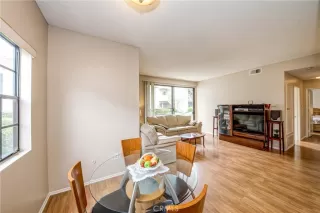 Photo #5: DW23026466 Listing 