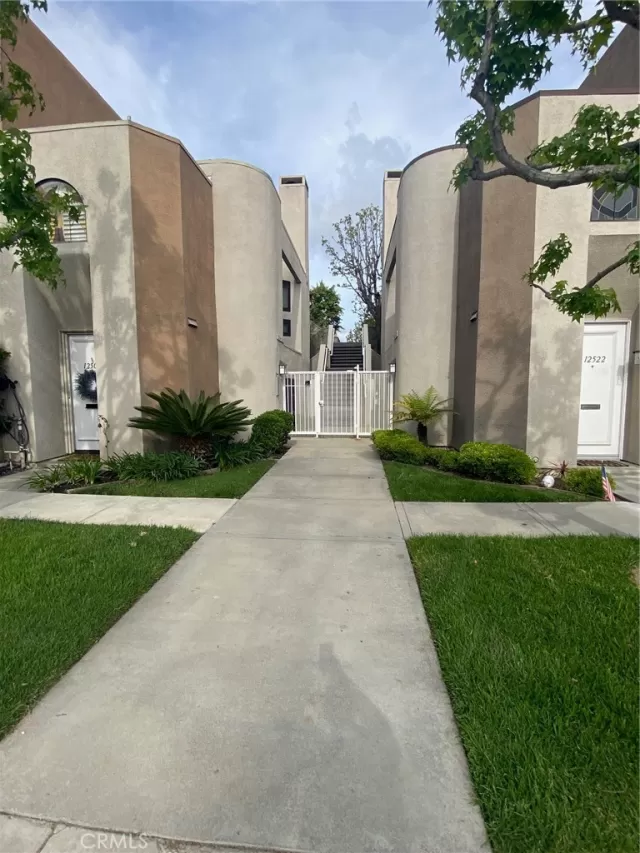 MLS: DW23075136 Condo For Sale