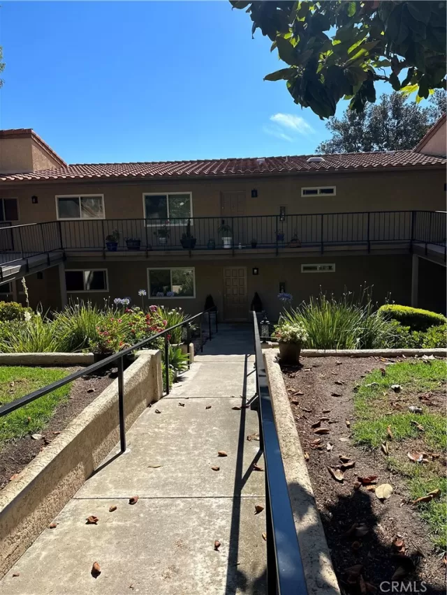 MLS: DW23083754 Condo For Sale